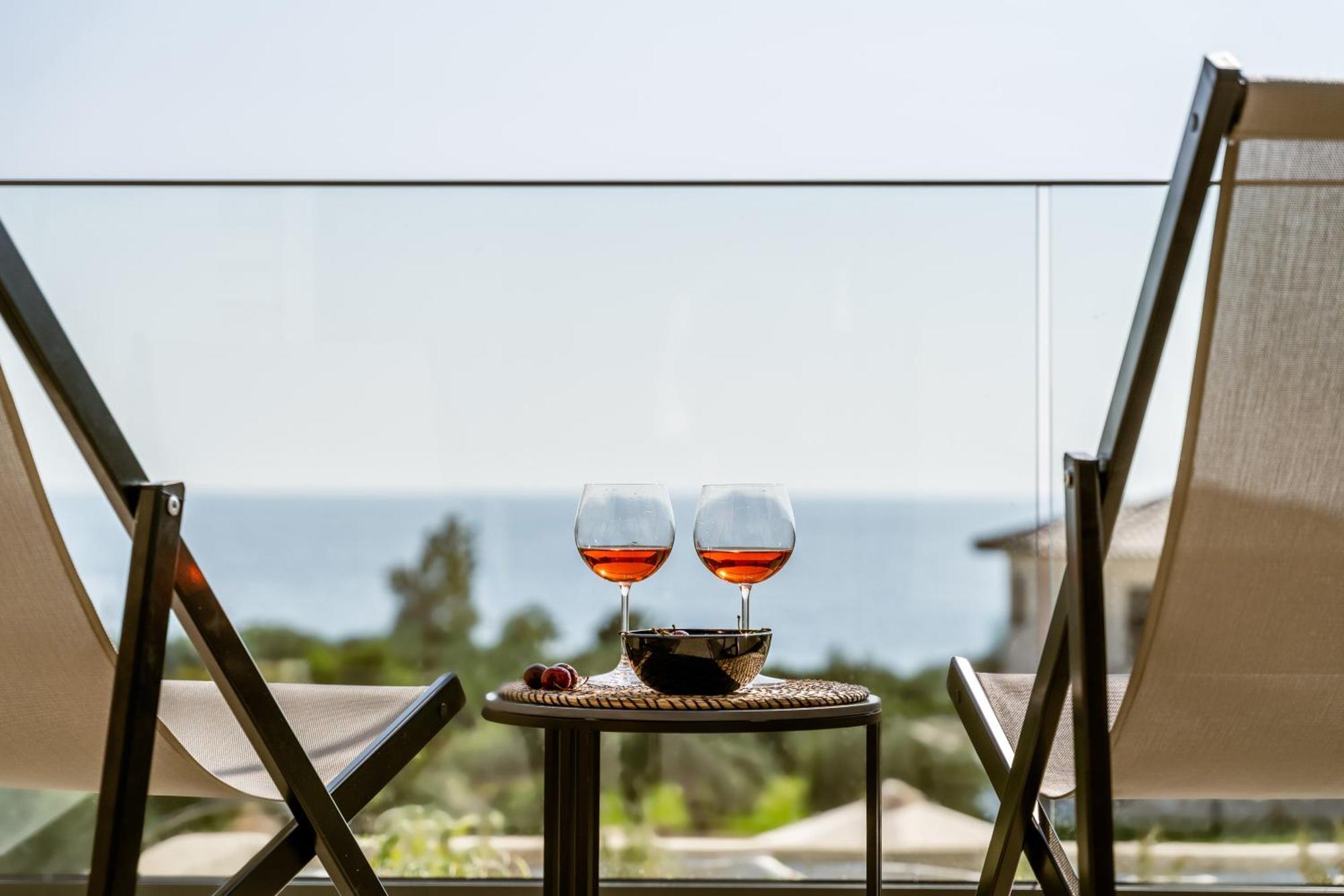 The View Hotel Sofas Coastal Retreat Pérdika Eksteriør bilde